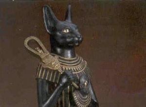 Что означает египетская богиня с головой кошки
