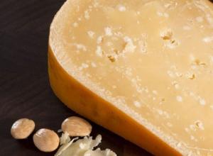 Сыр Чеддер: состав, свойства и особенности приготовления